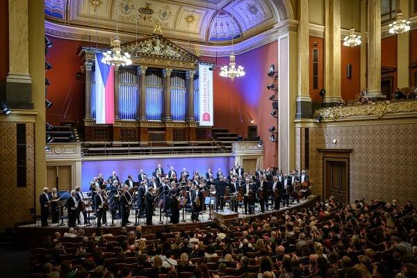 Petr Wajsar ve společnosti klasiků: Emocemi nabitému programu vévodila premiéra nového díla