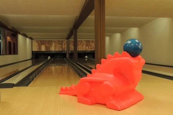Bowling Karel - 4 profesionální dráhy na Praze 8