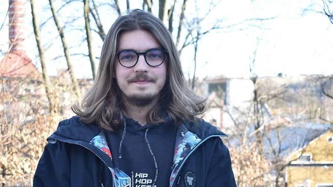 Martin Pelikán z Nemile píše dobrodružný román.