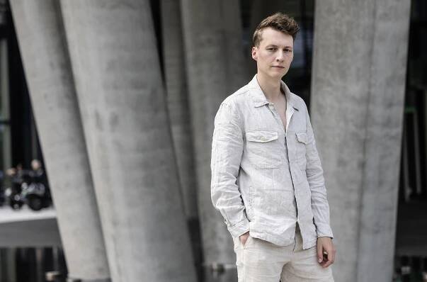 Vlny jsou nezáměrně zcela aktuální. Vodochodský o tátovi, kokainu i pokeru