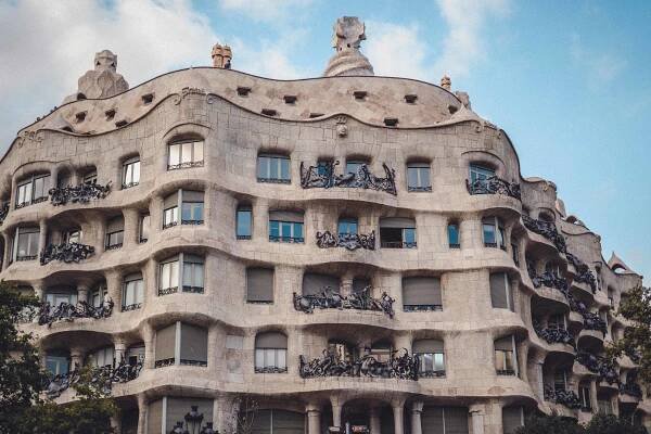 A Guide to the Best of Gaudí in Barcelona (& A Self-Guided Tour)