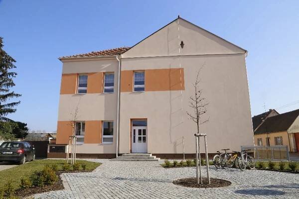Minulost a současnost - Oficiální stránky obce Uherčice