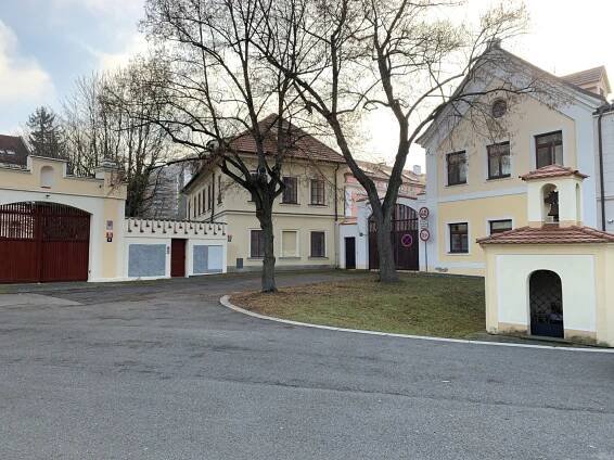 Vokovice - ves mezi vilami a Džbánem