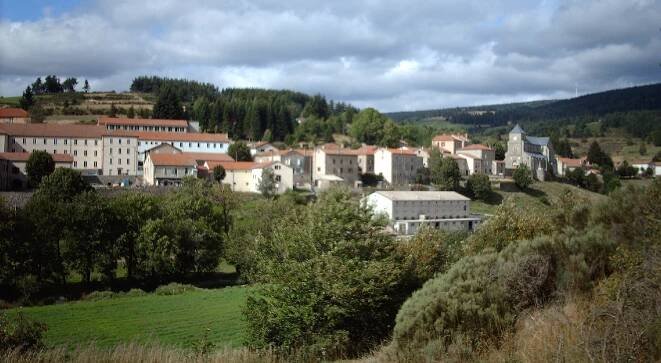 Saint-Étienne-de-Lugdarès (obec)