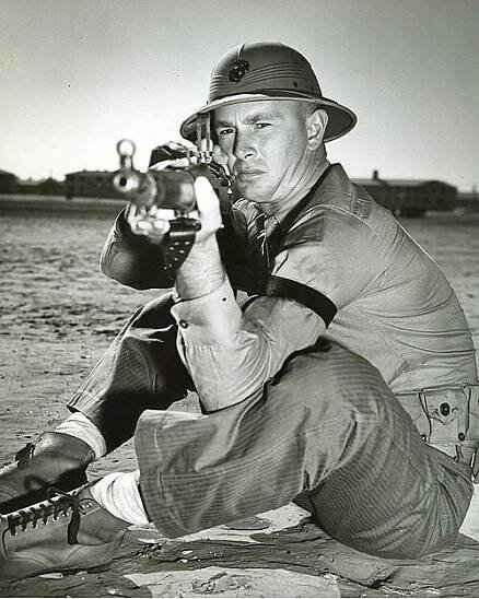 File:Photo of Sterling Hayden Wearing a Hawely Pith Helmet.jpg - Wikipedia