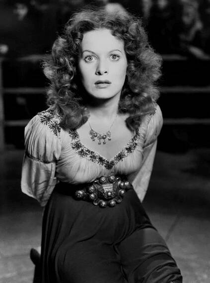Soubor:Maureen O'Hara Esmerelda 1939.jpg – Wikipedie