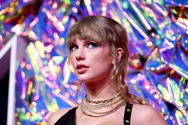 Opinion: The Taylor Swift AI photos offer a terrifying warning
