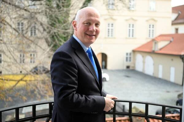 Spící prezident by byl fatální přešlap, shodli se Fischer, Diviš i Středula