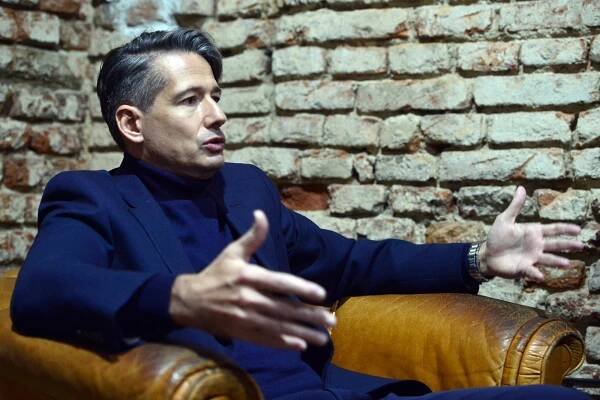 Spící prezident by byl fatální přešlap, shodli se Fischer, Diviš i Středula