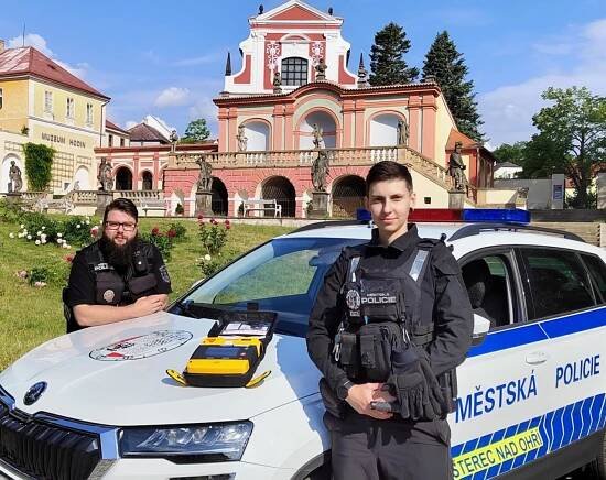 Starosta poděkoval Veronice Prátové a Marku Hudákovi za záchranu lidského  života 1