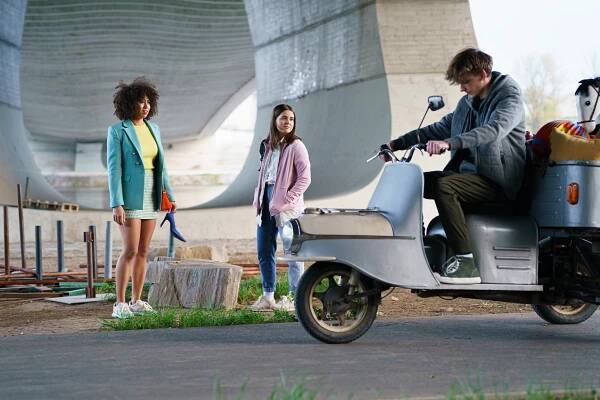 Jessica Monteiro, Karolína Lipowská, Valentýn Pokorný - Pan profesor - Influencerka - Z filmu