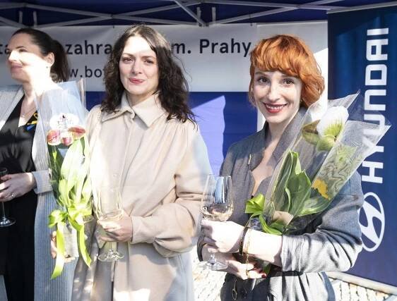 Dechberoucí podoba Marty Jandové a její zesnulé maminky Jany (†45): Kdo si je popletl?