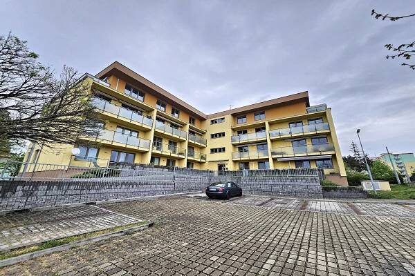 Prodej bytu 3+kk/2xL a garážové stání, OV, 74m2ul. Těšínská 1204/19a, Plzeň, cena na vyžádání