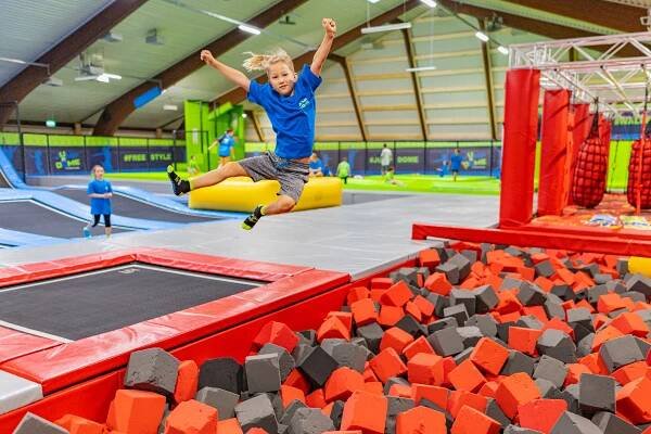 Indoor trampolínový park: Skákací zábava v JUMP DOME Klagenfurt