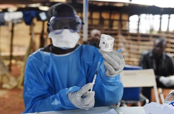 Zoufalé hledání léku na ebolu. Kongo zkusí zvládnout epidemii experimentální léčbou