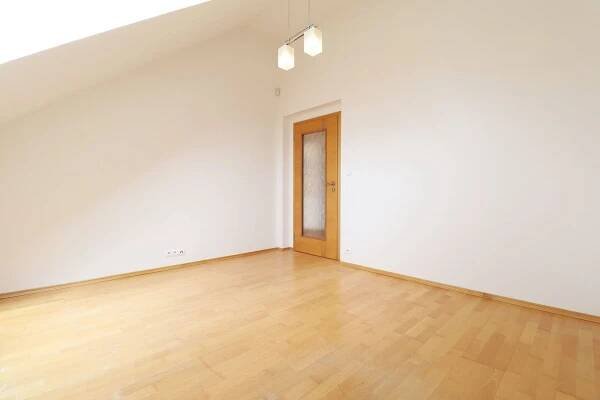 Pronájem bytu 4+kk 120 m², N. A. Někrasova, Praha, Praha
