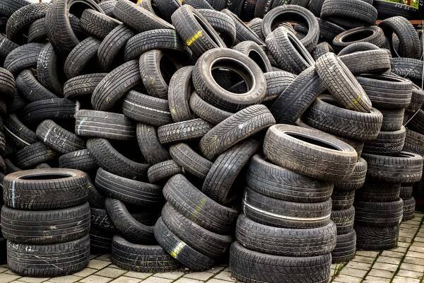 How to Choose the Best Tires for Waste Hauler Trucks