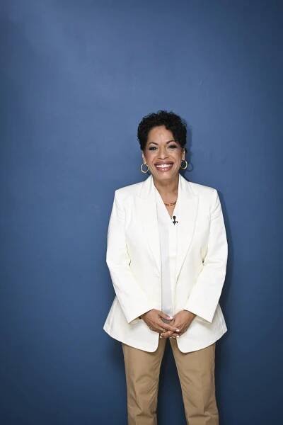 Why Liza Colón-Zayas Relates to Tina's Journey in 'The Bear'