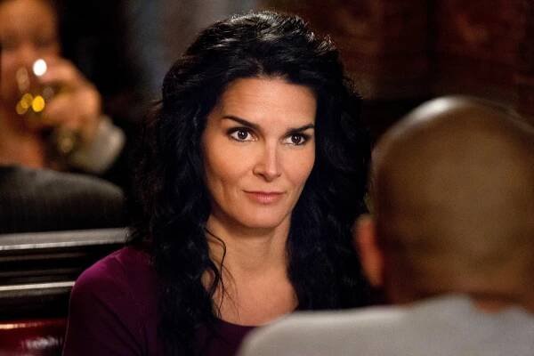 Rizzoli & Isles: Vraždy na pitevně - Rychlé stroje (S04E10) (2013)
