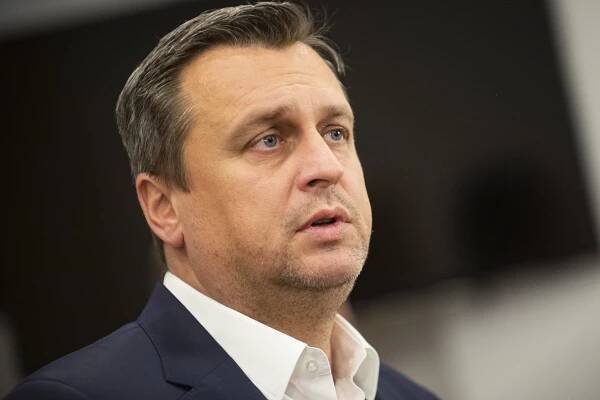 Situácia je ťažká na vládnutie, hrozí multikoalícia a pád vlády, tvrdí Danko