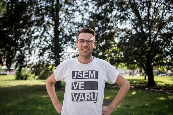 Jak prožívá koronakrizi herec Lukáš Hejlík? Vařím si a peču chleba, říká