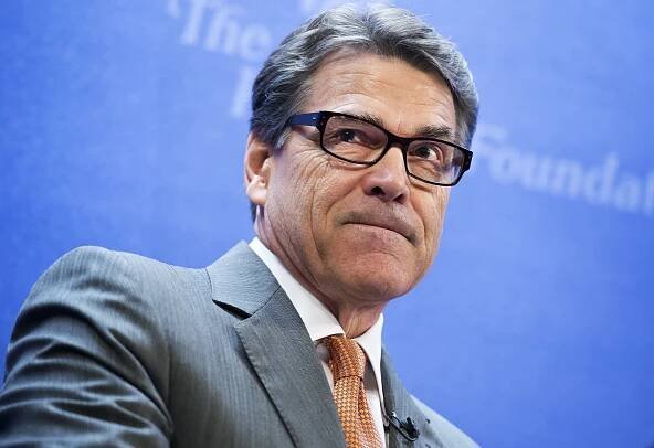Rick Perry Wants to Ban Air Travel From West Africa Amid Ebola Outbreak