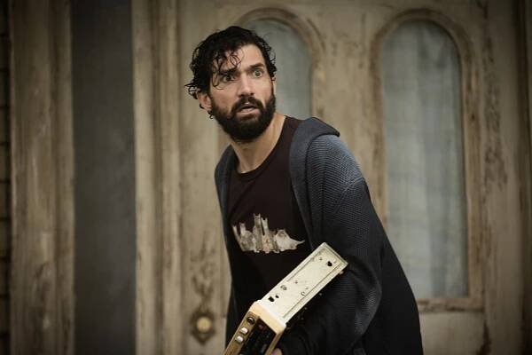 Cesta ven - Strangers in a Strange Land - Z filmu - David Alpay