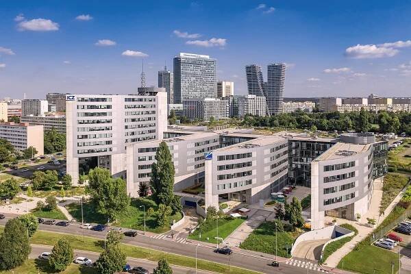 Kanceláře v 'Kavčí Hory Office Park' s nádhernými výhledy a prostornou terasou | Reality Aktuálně