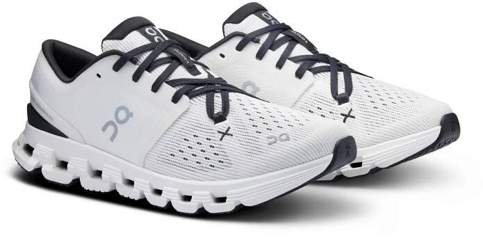 Produktbild von On Cloud X 4 Fitness Schuhe Damen - Ivory & Black