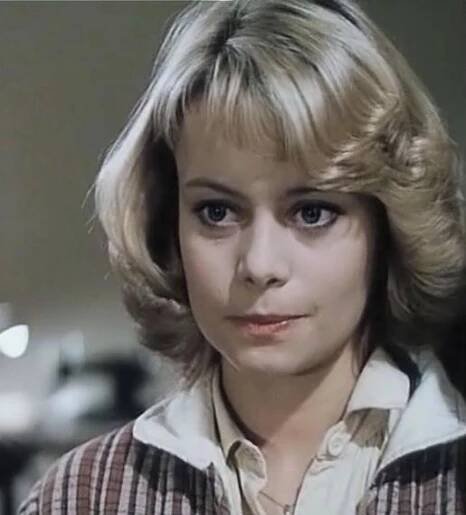 Miroslava Šafránková v komedii Jak svět přichází o básníky (1981, režie Dušan Klein)