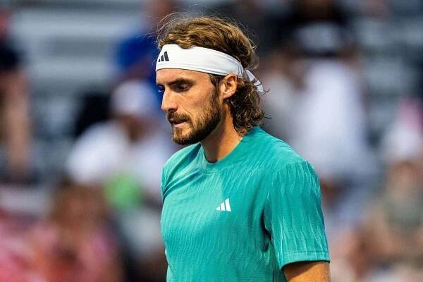 Přijel si jen pro startovné? Tsitsipas schytal nepochopitelný výprask a prohloubil krizi