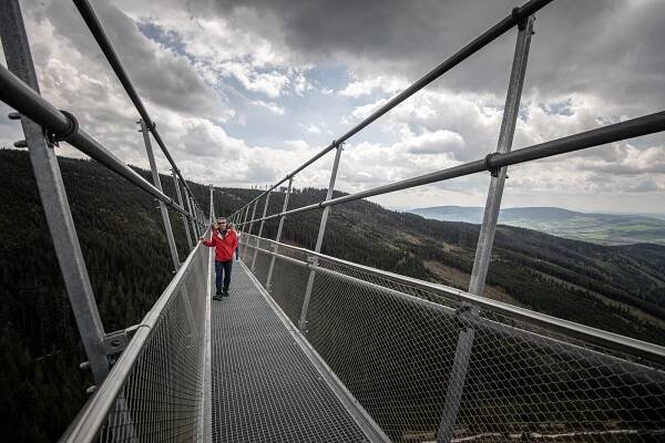 Cena za vstupenku na Sky Bridge se zvedla. Visutý most přitahuje také cizince