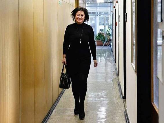 Radmila Kleslová byla označována za nejvlivnější ženu pražské politiky. I když kvůli kauze odměn ze státních a městských firem opustila veřejné funkce, její vliv prý zůstává značný. O její působení se ve firmách zajímala policie a státní zastupitelství.