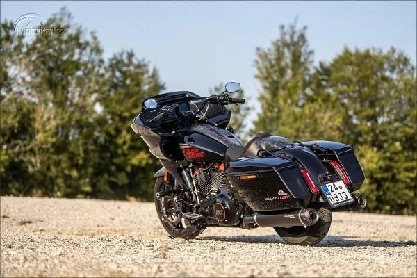 Harley-Davidson CVO Road Glide ST: Čekal jsem hodně, ale tohle… | Motorkáři.cz