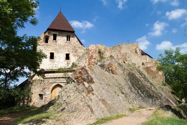 Na výlet: Hrad Točník a Žebrák na Berounsku