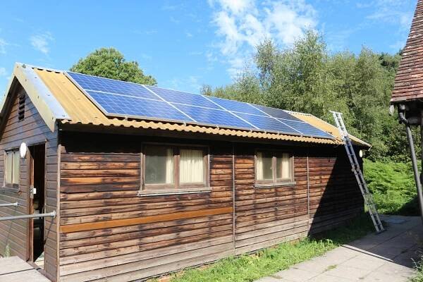 What is an off-grid solar system?