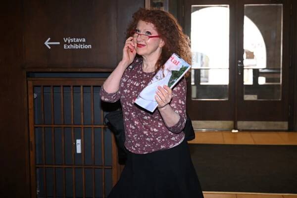 Jaroslava Kretschmerová zavzpomínala na dobu, kdy ztvárnila Evíka ve filmové trilogii Slunce, seno. 