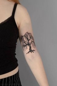 Tetování stromu života symbolizuje život, sílu, plodnost a moudrost.