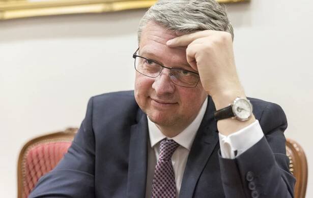 Dopravci jsou na pokraji krachu. S autobusy vyrazili na demonstrativní jízdu