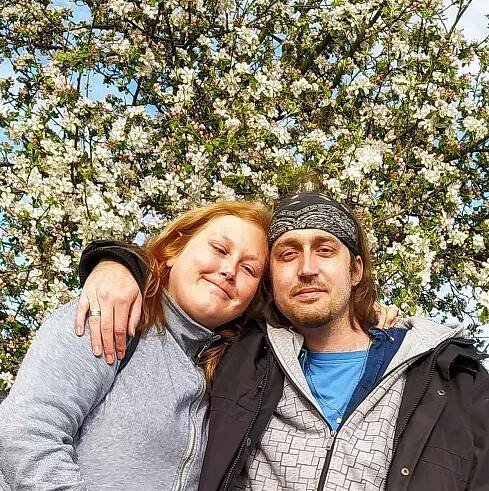 Jednatřicetiletý Pavel Dorotka se před nedávnem se přestěhoval do Českých Budějovic. Od svých pětadvaceti let si jde za svým snem. Chce být slavným hercem, protože věří, že je to jeho osud.