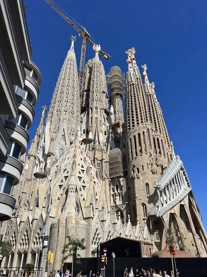La Sagrada Familia Church Belongs On Your Barcelona Bucket List! - Enthusiastic About Life