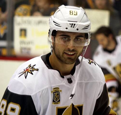 Soubor:Alex Tuch 2018-02-06 1.jpg