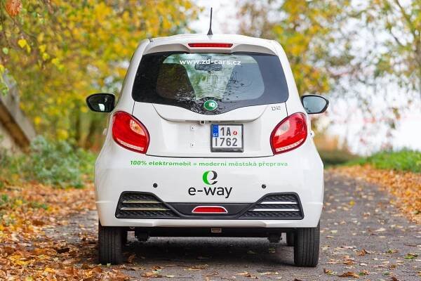 Vyzkoušeli jsme nejlevnější elektromobil na našem trhu. Připravte se na elektrický i kulturní šok!