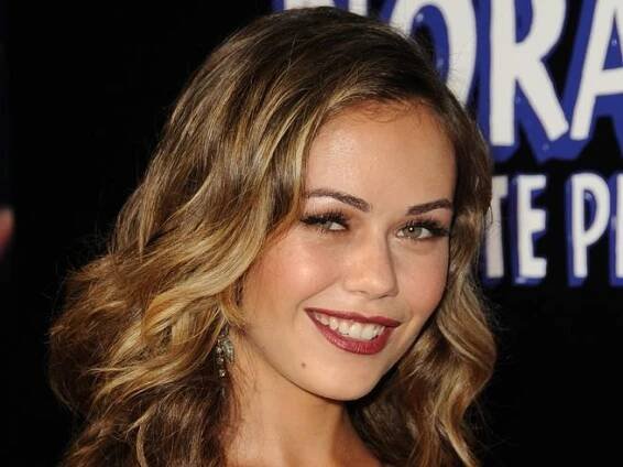 Alexis Dziena