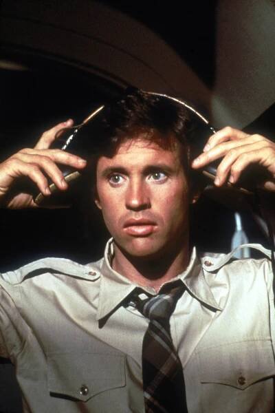 Robert Hays in Pripoutejte se, prosím! (1980)