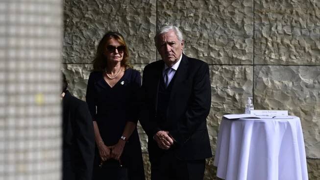 Komorní pohřeb Jany Šulcové. Rozloučit se přišli Heřmánek, Termerová i Hüttnerová