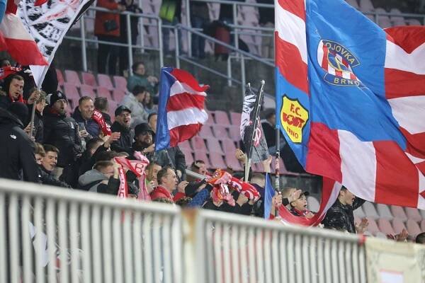 Zbrojovka se loučila s fanoušky. Byli jste ji podpořit? Najděte se na fotkách