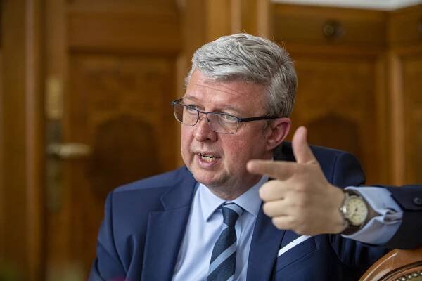 Opozice navrhla úpravy konsolidačního balíčku. Ministerstva je ale odmítla