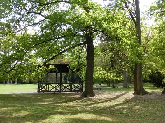 Fotogalerie • Přístřešek Zámecký park (Přístřešek) • Mapy.com