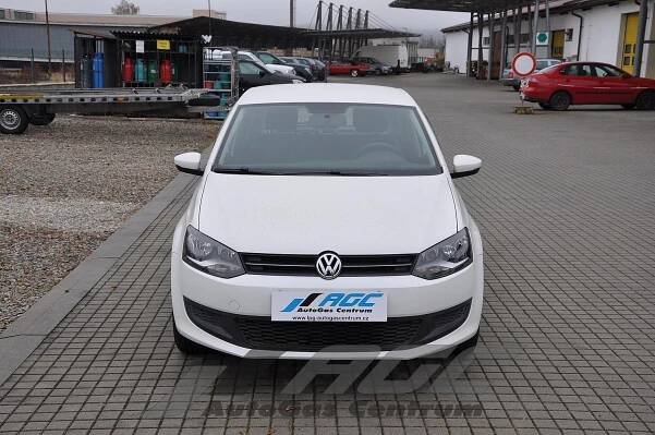 Foto z montáže LPG - VW Polo 1 198 cm³